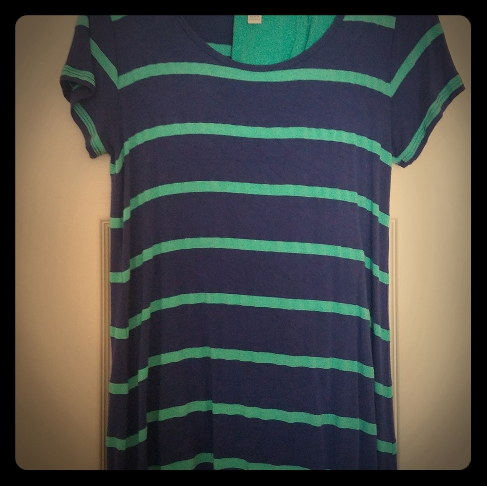 Shirt and leggings that go with it.